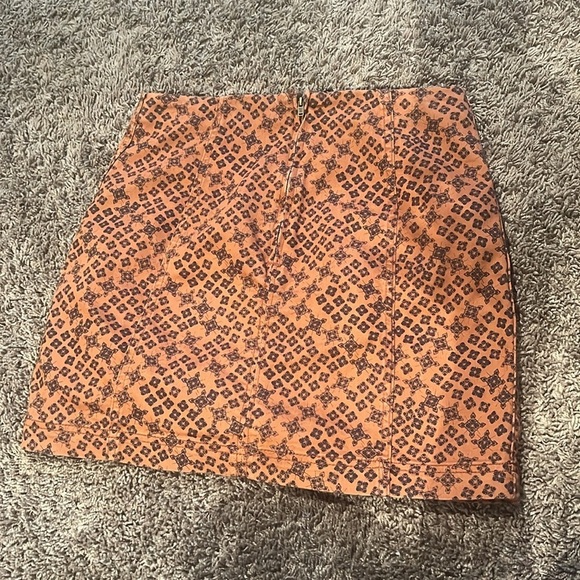 Women’s Free People Rust colored Zip up Skirt. Size 10 - Picture 2 of 3